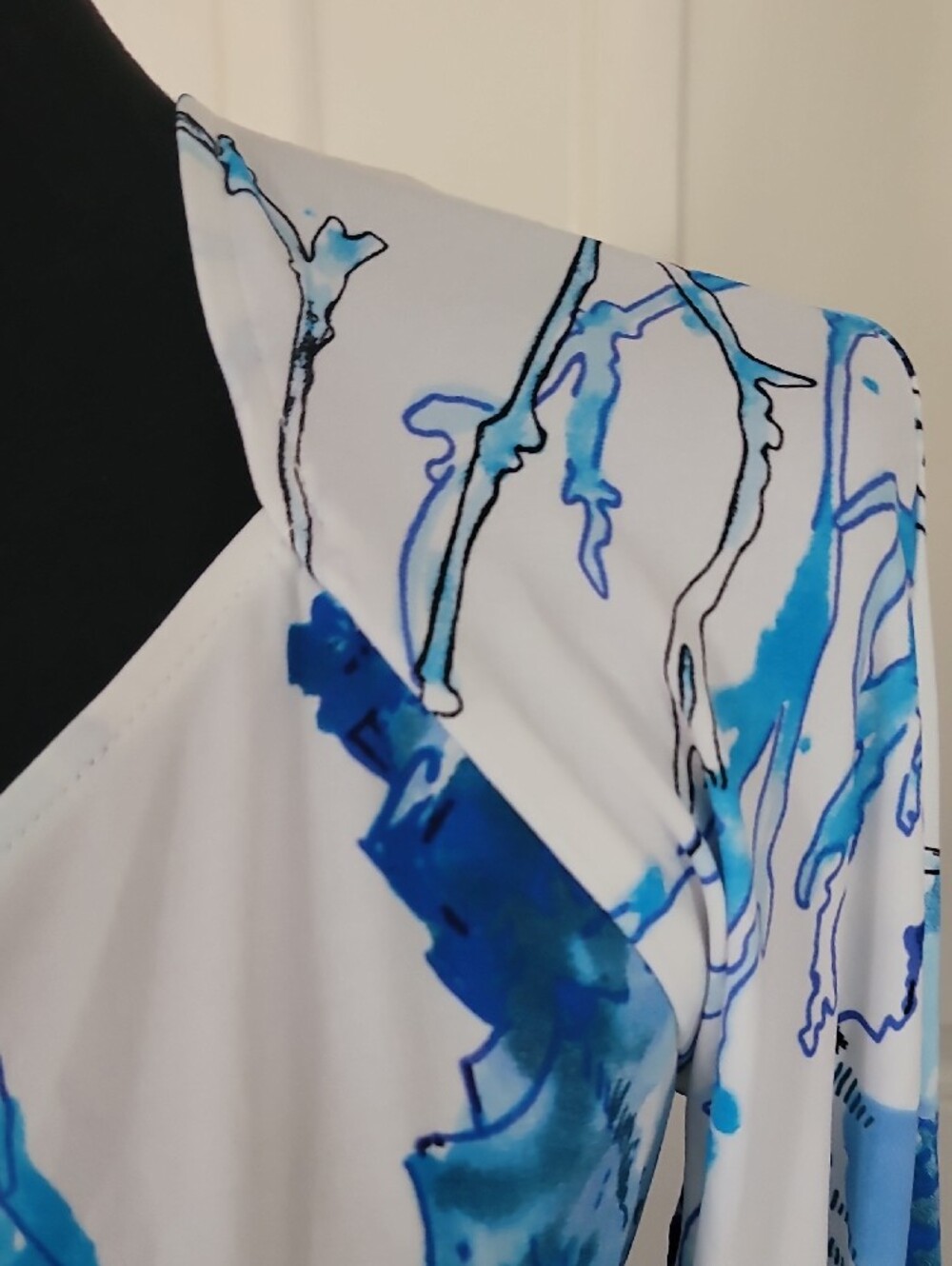 Boston Proper Blue & White Coral Reef Print Wrap-Style Long Sleeve Top Size S - Picture 5 of 8